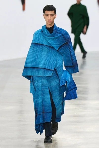 Look 37